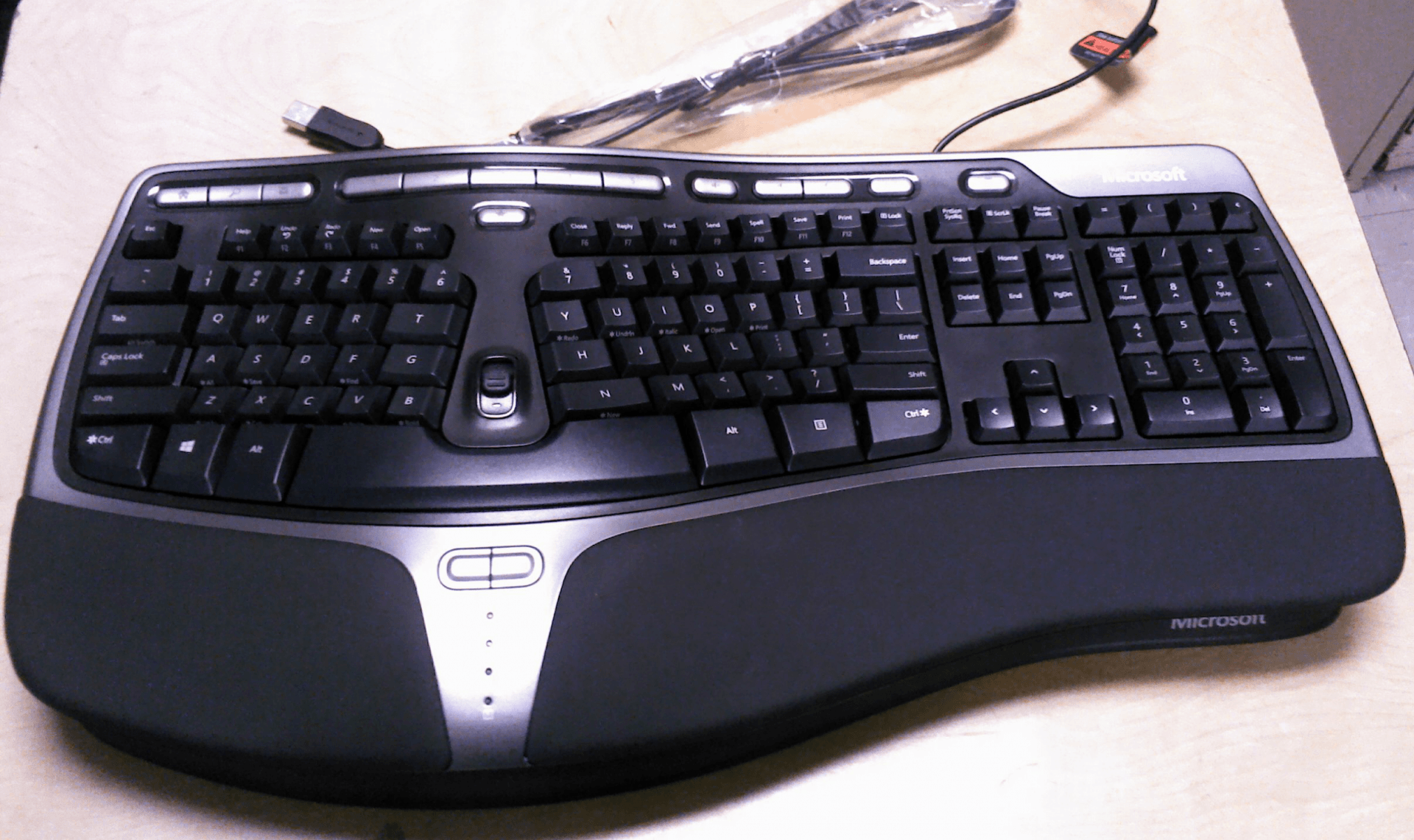 Microsoft Natural 4000 Ergonomic Keyboard: Ultimte Review