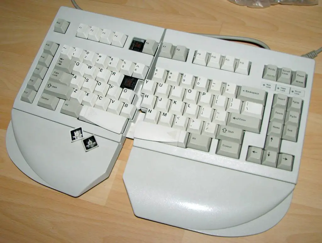 Cherry G80-5000 HAAUS ergonomic split keyboard review (Cherry MX brown